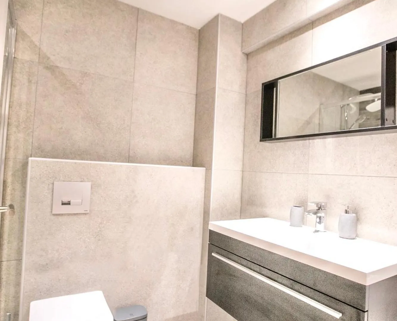 #Aura Studios & Suites V9-10 Thessaloniki 0*,