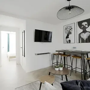  Appartamento Enchanting Parisian Francia